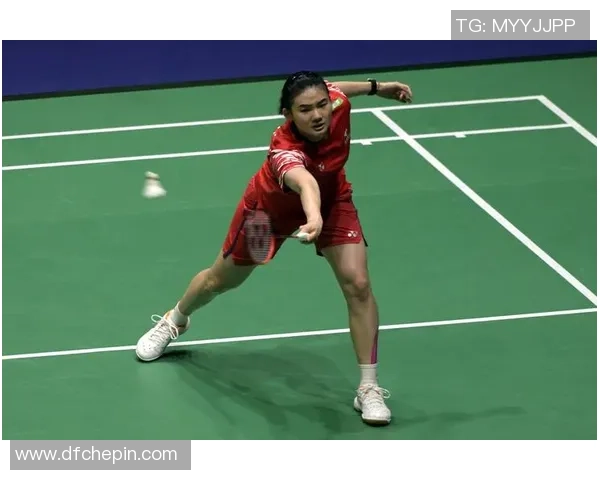 国际羽联世巡赛总决赛女单小组赛：中国选手王祉怡打败队友韩悦